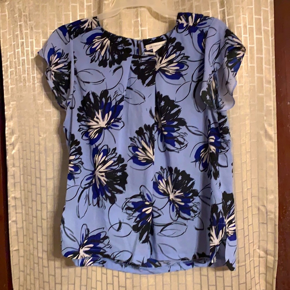 Flowered blue tee
